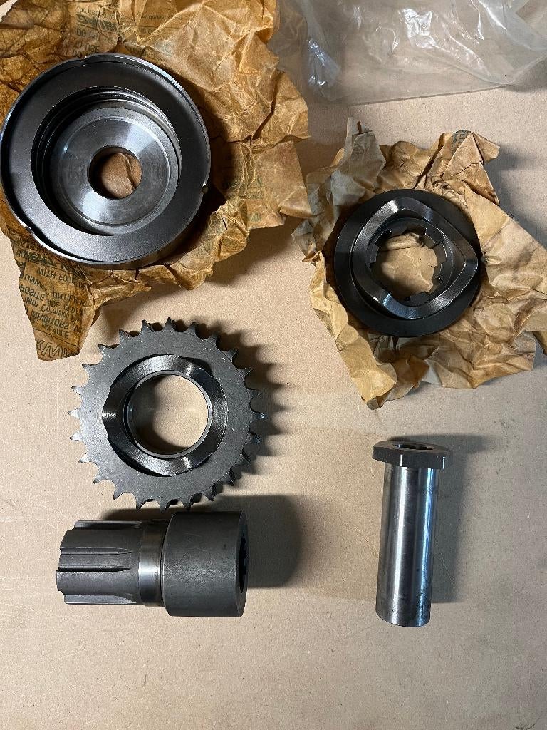 L'arbre du pignon est décalé s'adapter à un pneu plus larges, Motos, Pièces | Harley-Davidson, Neuf, Enlèvement