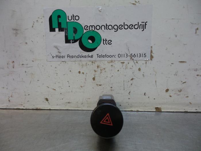 Paniekverlichtings Schakelaar van een Chevrolet Aveo (Aveo 0, Gebruikt, -, Ophalen of Verzenden, -