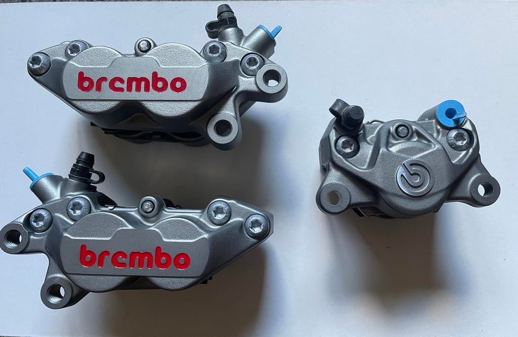 Nagelnieuwe set Brembo remklauwen., Enlèvement
