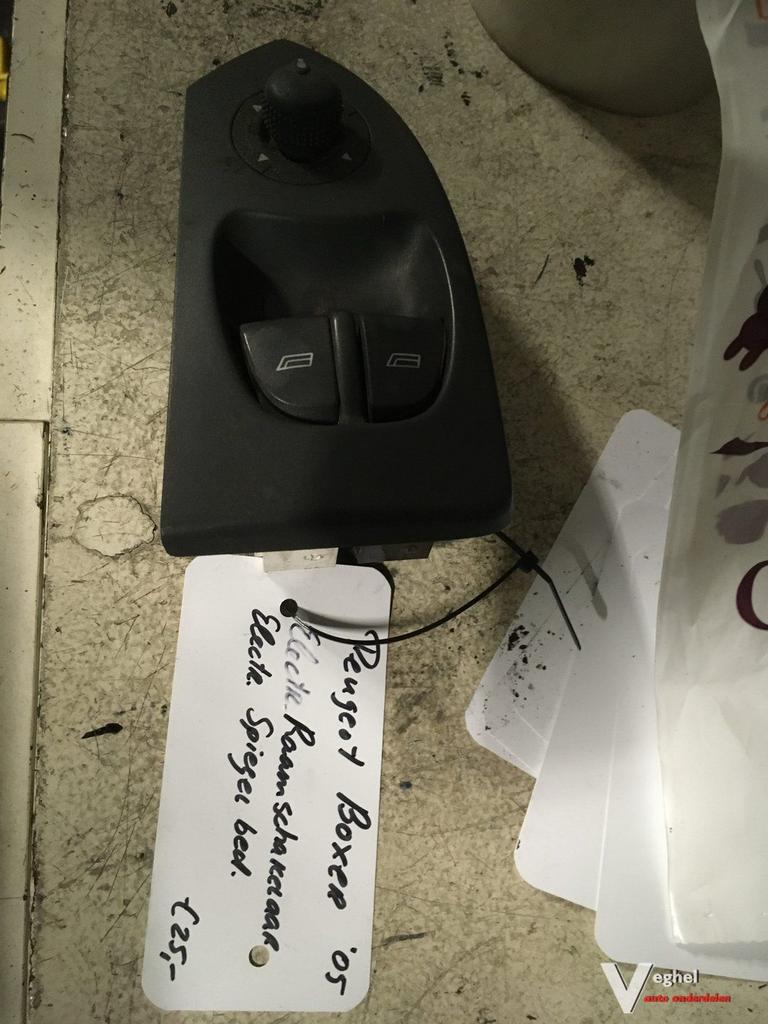 Electr. raamschakelaar en electr.  spiegelbed. peugeot boxer, Gebruikt, -, -, Ophalen of Verzenden