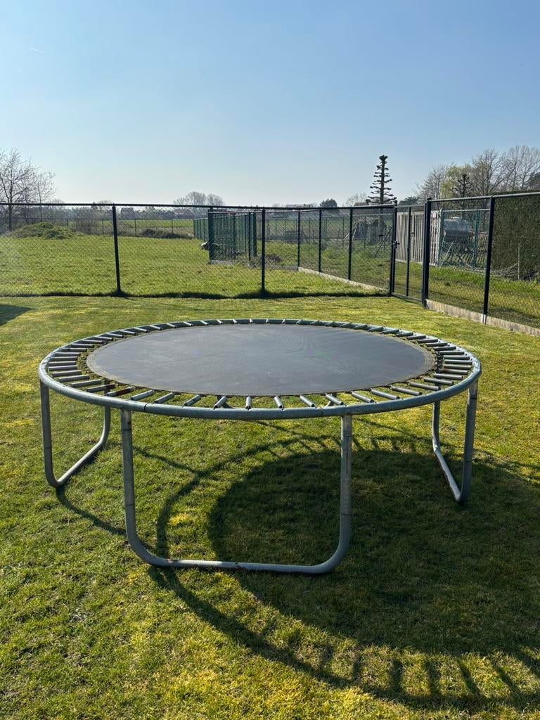 Trampoline - oud ijzer, Ophalen, Gebruikt, IJzer