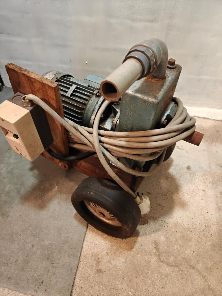 Stork waterpomp., Enlèvement, Utilisé, Électrique, Pompe de forage