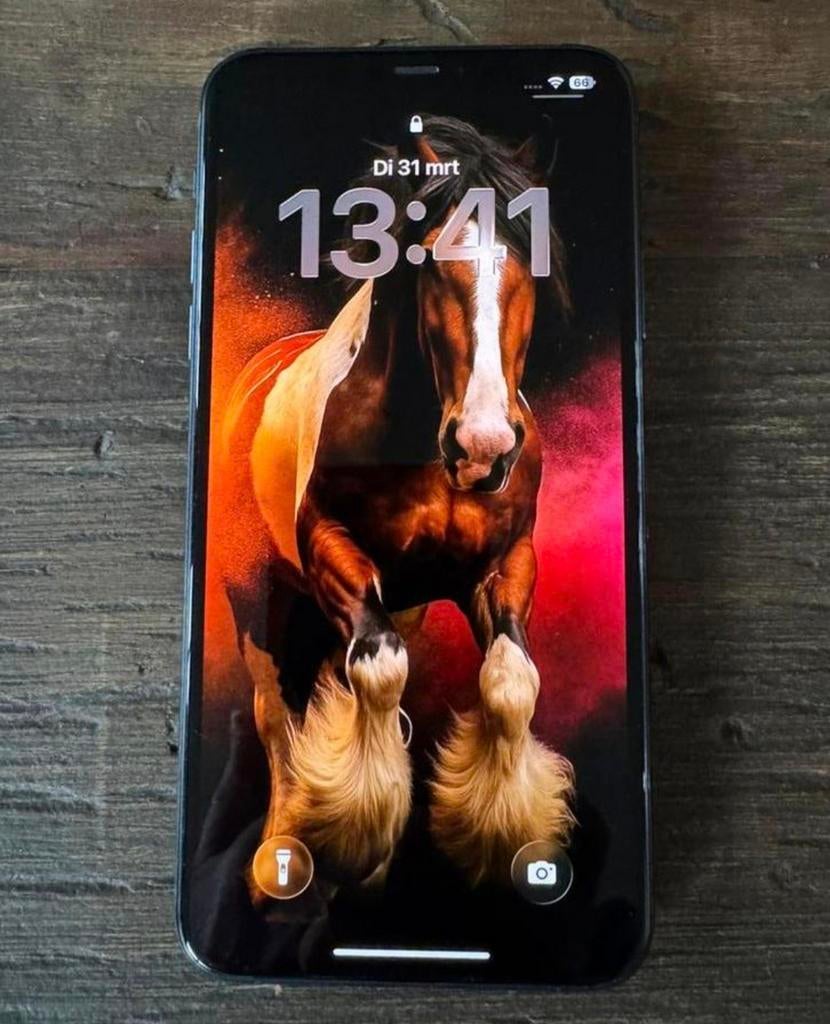 Apple iPhone 11 Pro Max — 100 % batterie + étui en cuir, Télécoms, Téléphonie mobile | Apple iPhone, iPhone 11, Enlèvement ou Envoi