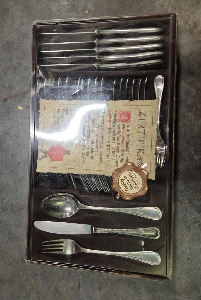Set coffret couverts Solingen 18/10 30 pièces, Enlèvement ou Envoi