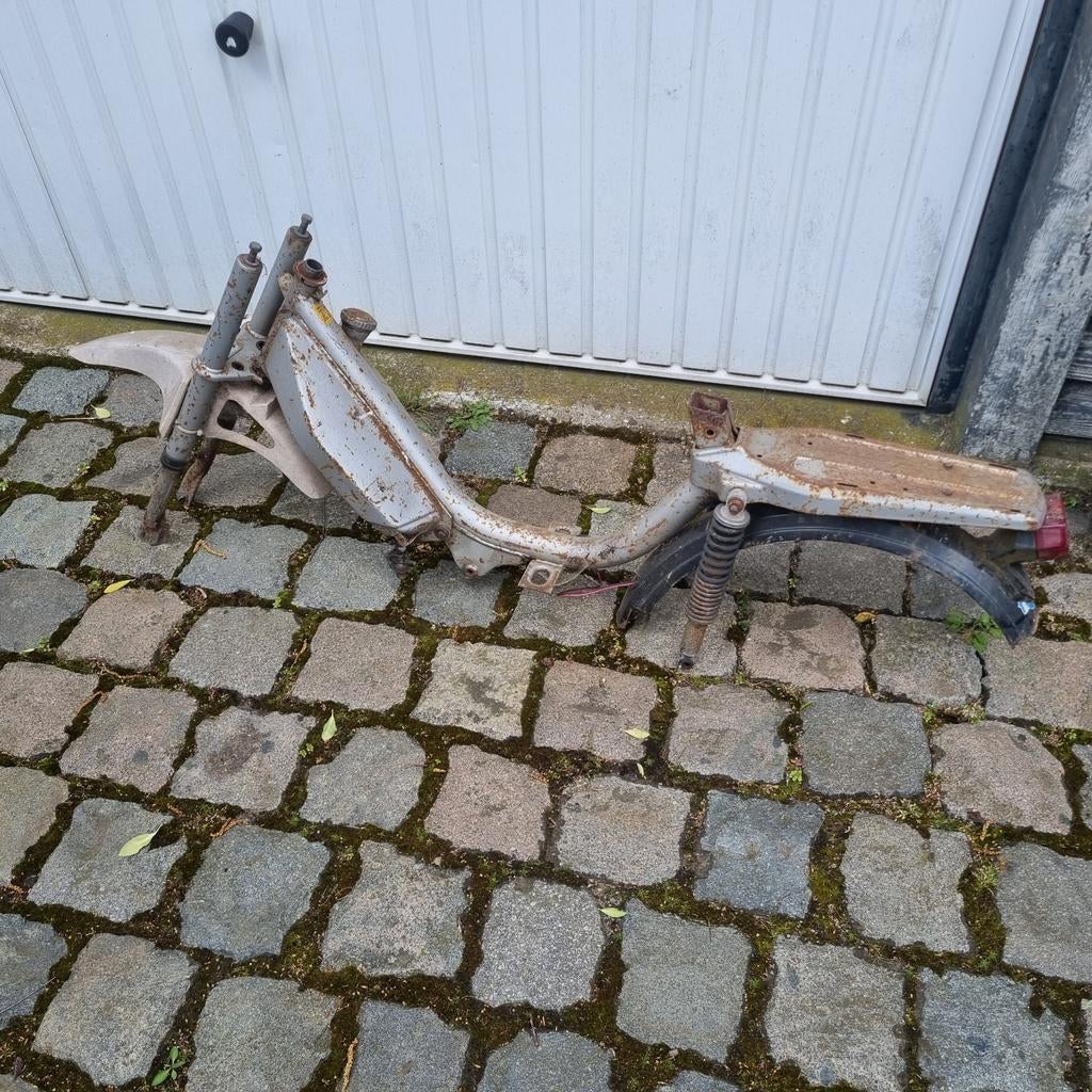 Honda Camino kader frame met naftbak, Fietsen en Brommers, Ophalen
