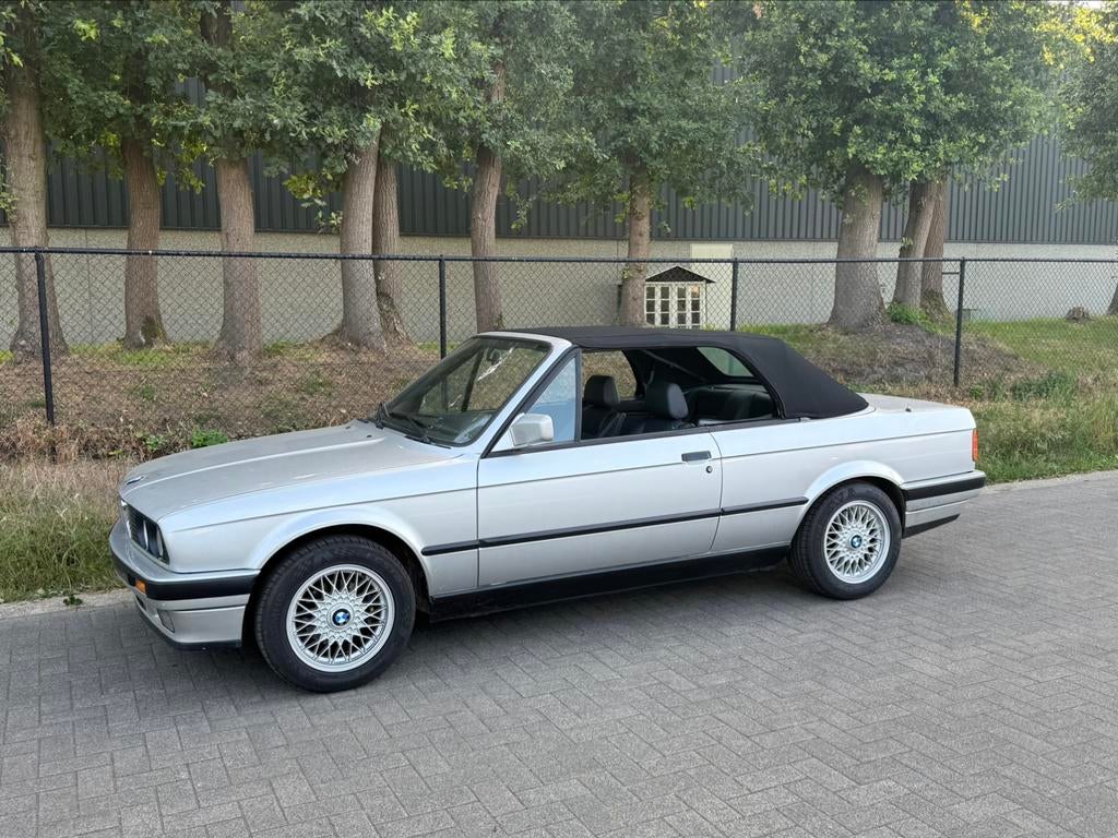 BMW 325i cabrio, Auto's, Automaat, 4 zetels, Achterwielaandrijving, 2496 cc