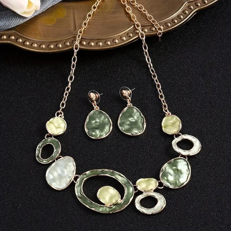 Sieradenset in groentinten, Bijoux, Sacs & Beauté, Colliers, Neuf, Autres matériaux, Vert, Réglable, Enlèvement ou Envoi