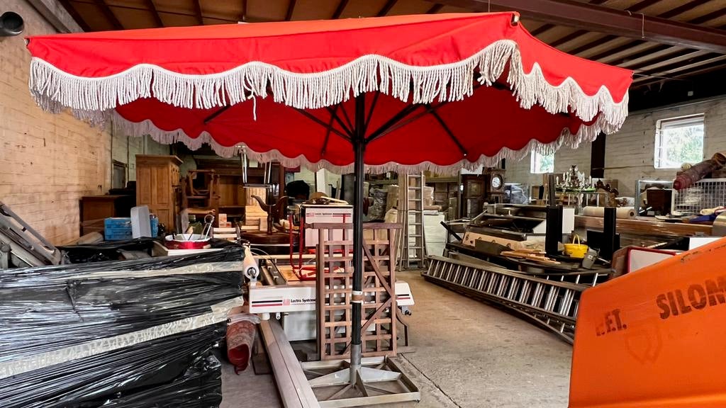 Grand nouveau parasol pour le marché ou la restauration, Enlèvement