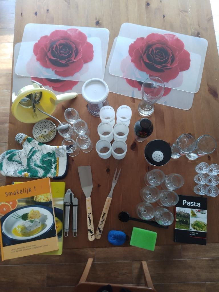 Keukenuitzet - keukenpakket - keukenbenodigdheden, Ophalen, Zo goed als nieuw