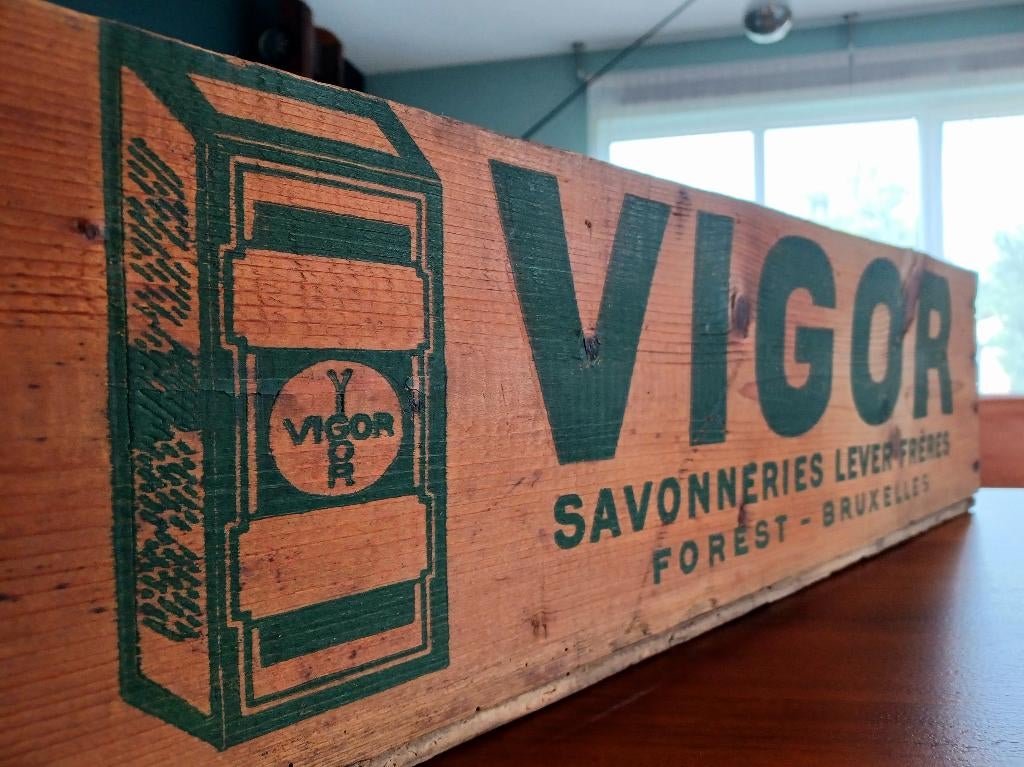 VIGOR caisse en bois ancienne vintage Bruxelles, Antiquités & Art, Curiosités & Brocante, Enlèvement