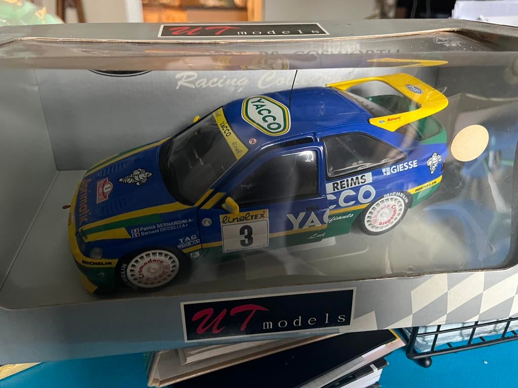 Ut models, Hobby en Vrije tijd, Modelauto's | 1:18, Ophalen, Zo goed als nieuw, UT Models