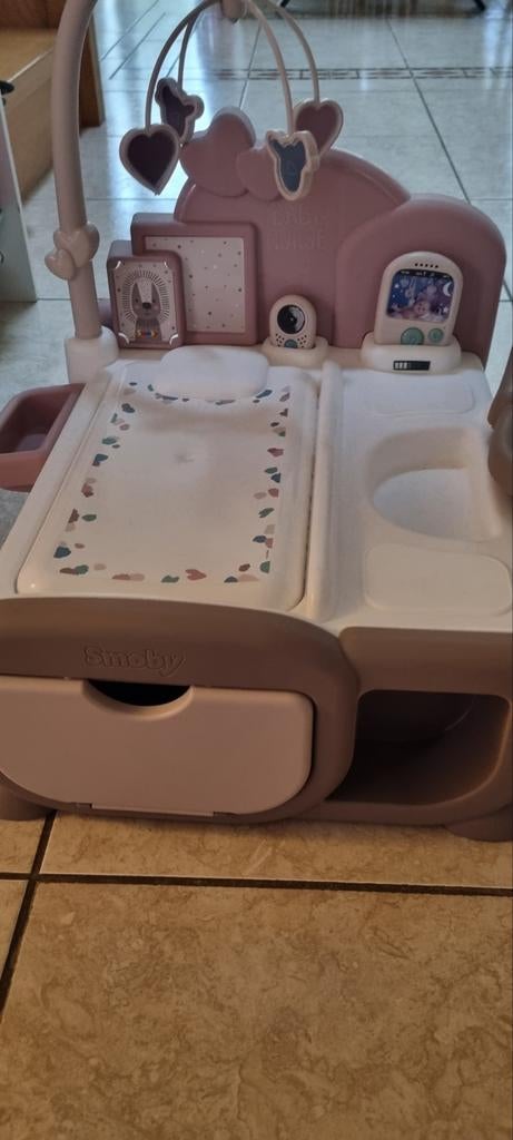 Poupée de table d'allaitement Smoby Babynurse, Enfants & Bébés, Jouets | Poupées, Enlèvement
