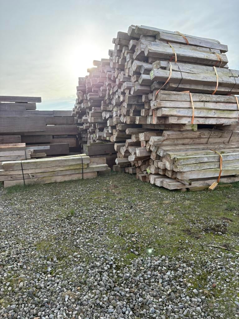 Teck massif 122 m3 … stock unique en Belgique, Bricolage & Construction, Bois & Planches, Enlèvement, Comme neuf