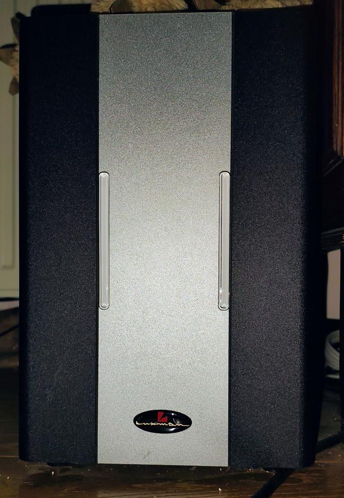 LUXMAN SUBWOOFER ACTIVO GIGA SB 7, Audio, Tv en Foto, Luidsprekerboxen, Ophalen of Verzenden, Zo goed als nieuw, Subwoofer