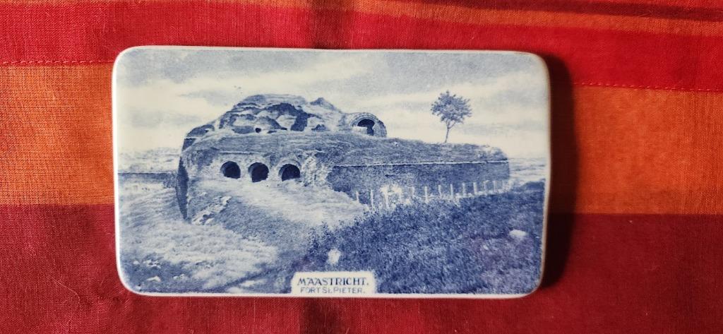 Wandtegel Fort Pieter Ceramic Society Maastricht 1930, Antiek en Kunst, Antiek | Keramiek en Aardewerk, Ophalen of Verzenden