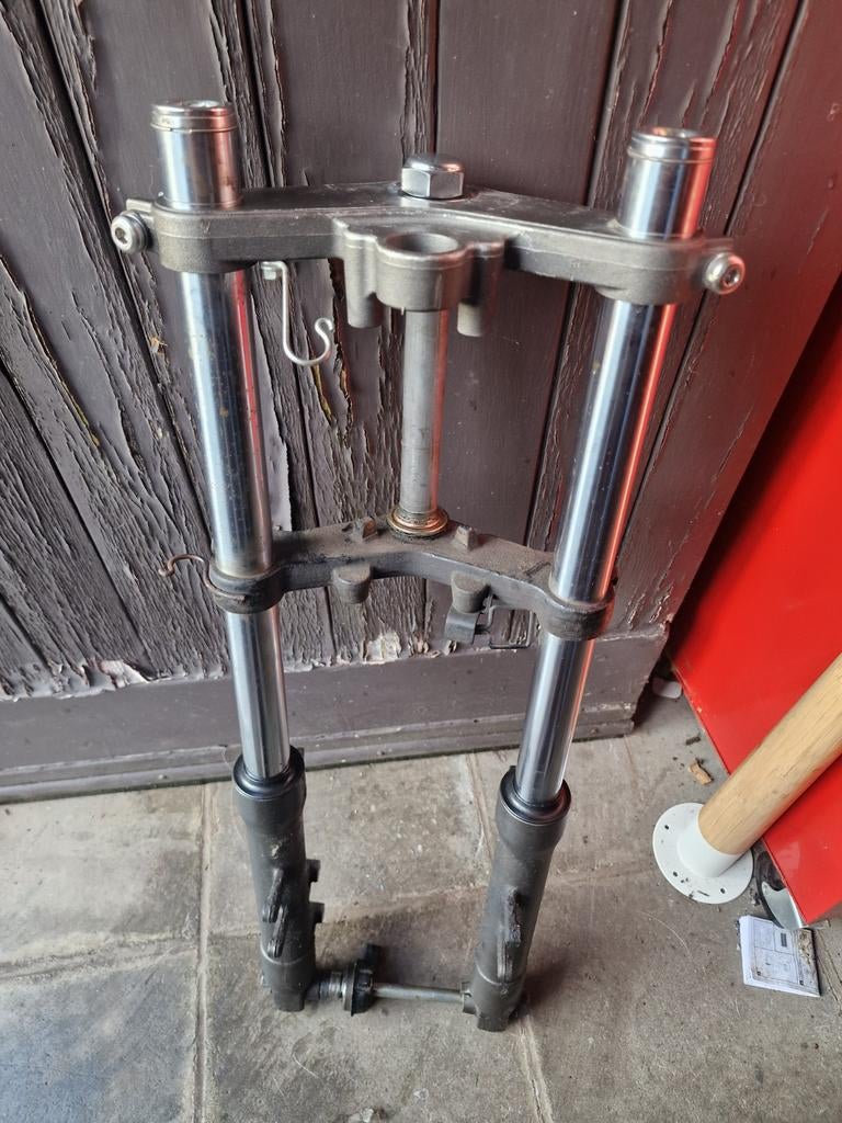 Voorvork kymco quannon, Ophalen