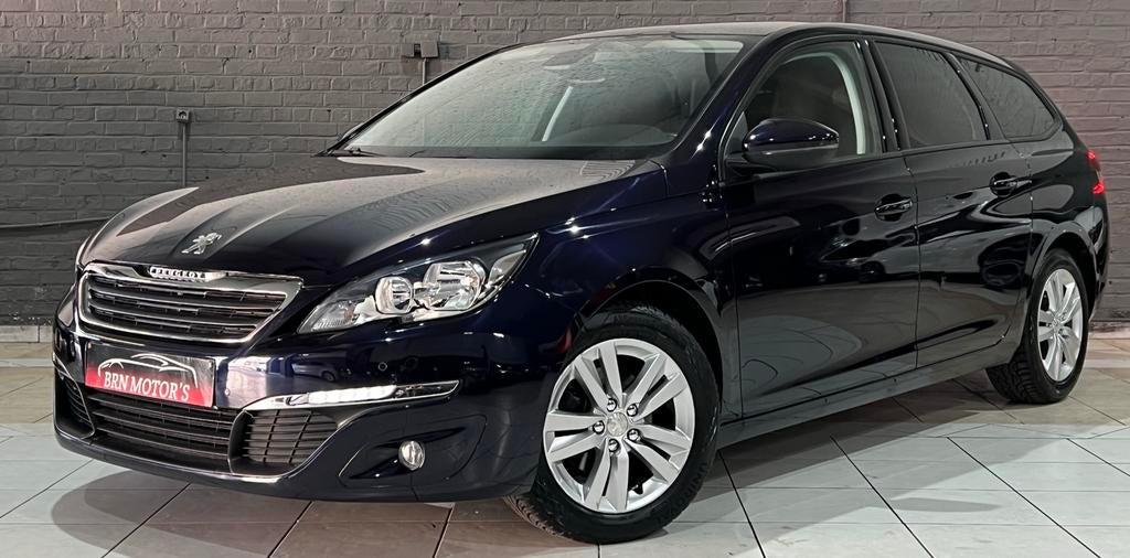 Peugeot 308 1.2i//1ere Pro//Carnet//47.000km//Toit Pano//, Autos, Peugeot, Achat, Euro 6, Entreprise, Entretenue par le concessionnaire