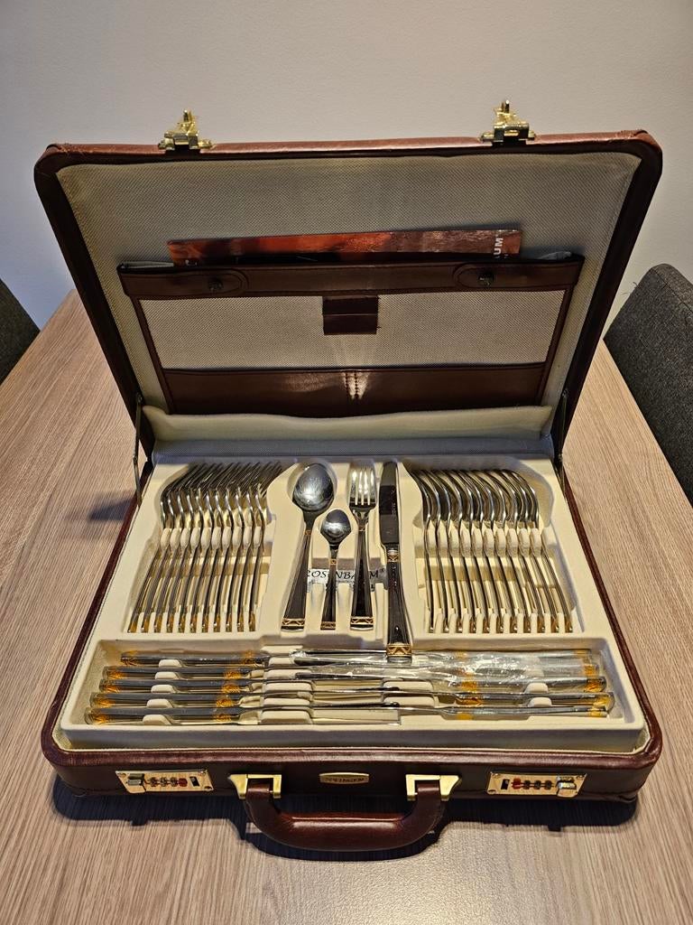 Complete koffer bestek Solingen 18/10 R & M, Ophalen