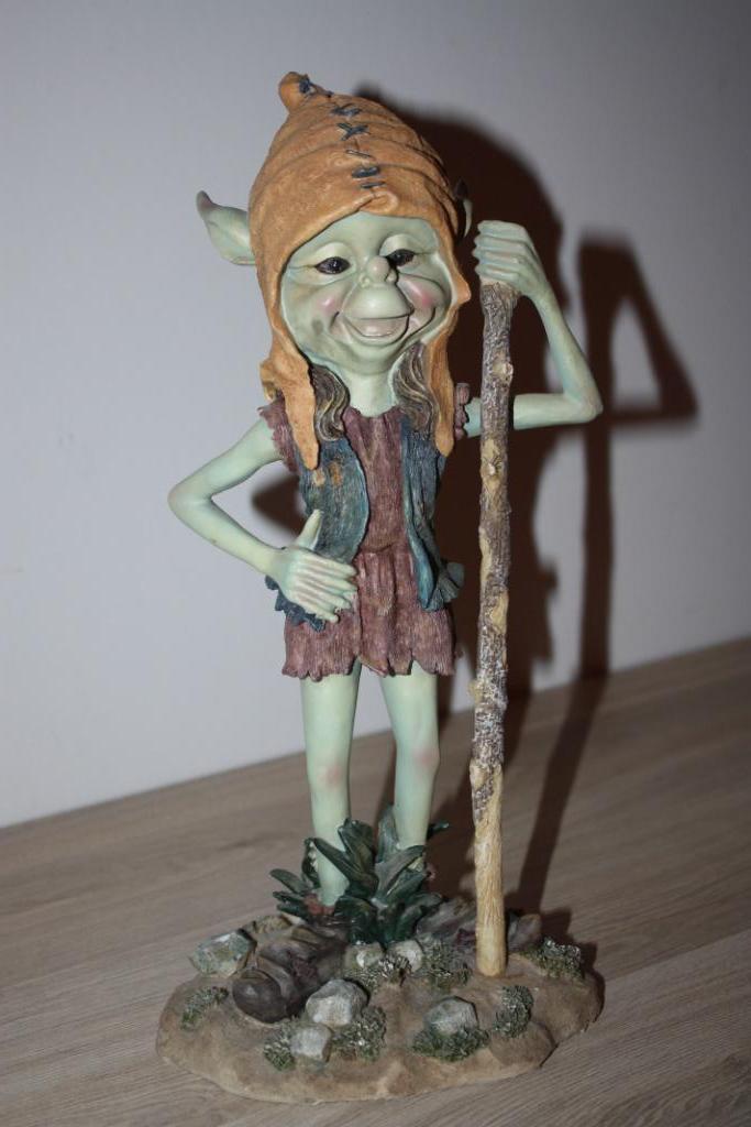 Pixie Beeld , 30 cm hoog , er ontbreekt een vlag, Ophalen of Verzenden, Gebruikt, Fantasy