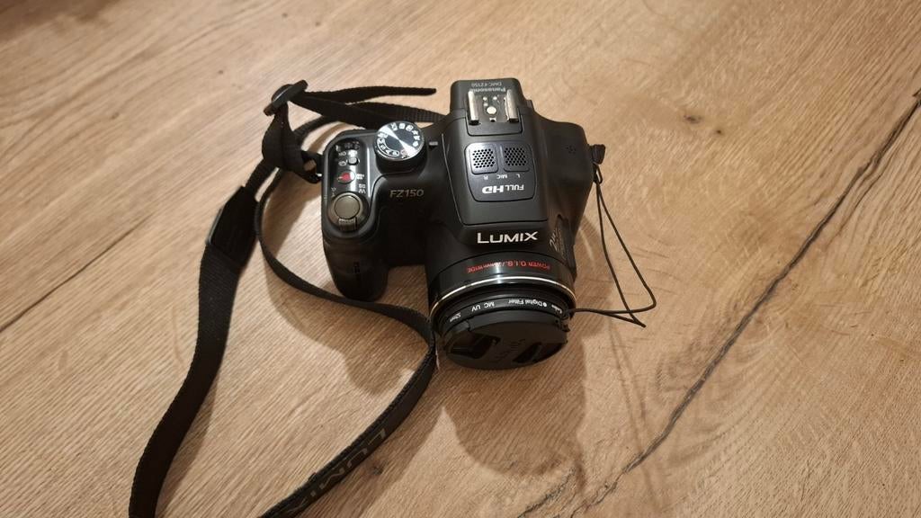 Panasonic lumix fz150, Ophalen of Verzenden, Leica