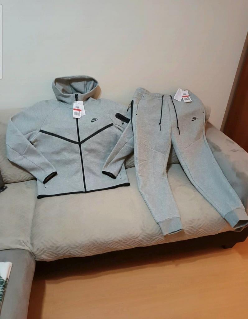 Nike Tech Fleece – Origineel Product! Nieuwstaat!, Kleding | Heren, Heren-kledingpakketten, Ophalen of Verzenden