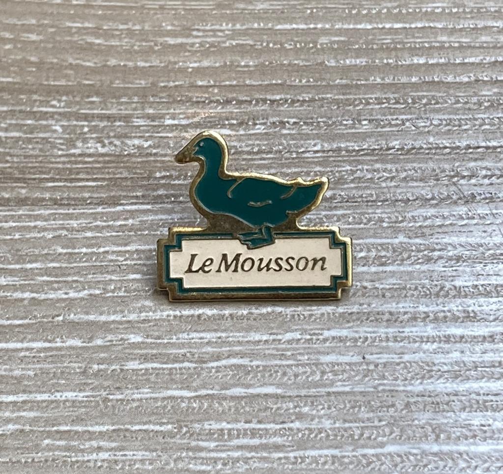 PIN - LE MOUSSON - FOIE GRAS - GANZENLEVER, Envoi, Utilisé, Marque, Insigne ou Pin's