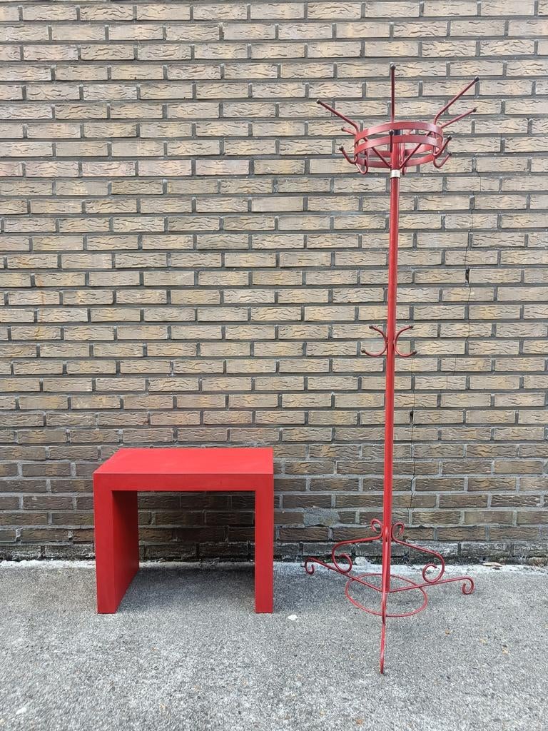 Industriële postmodernisme metalen haalbank, Ophalen, Gebruikt, Staande kapstok