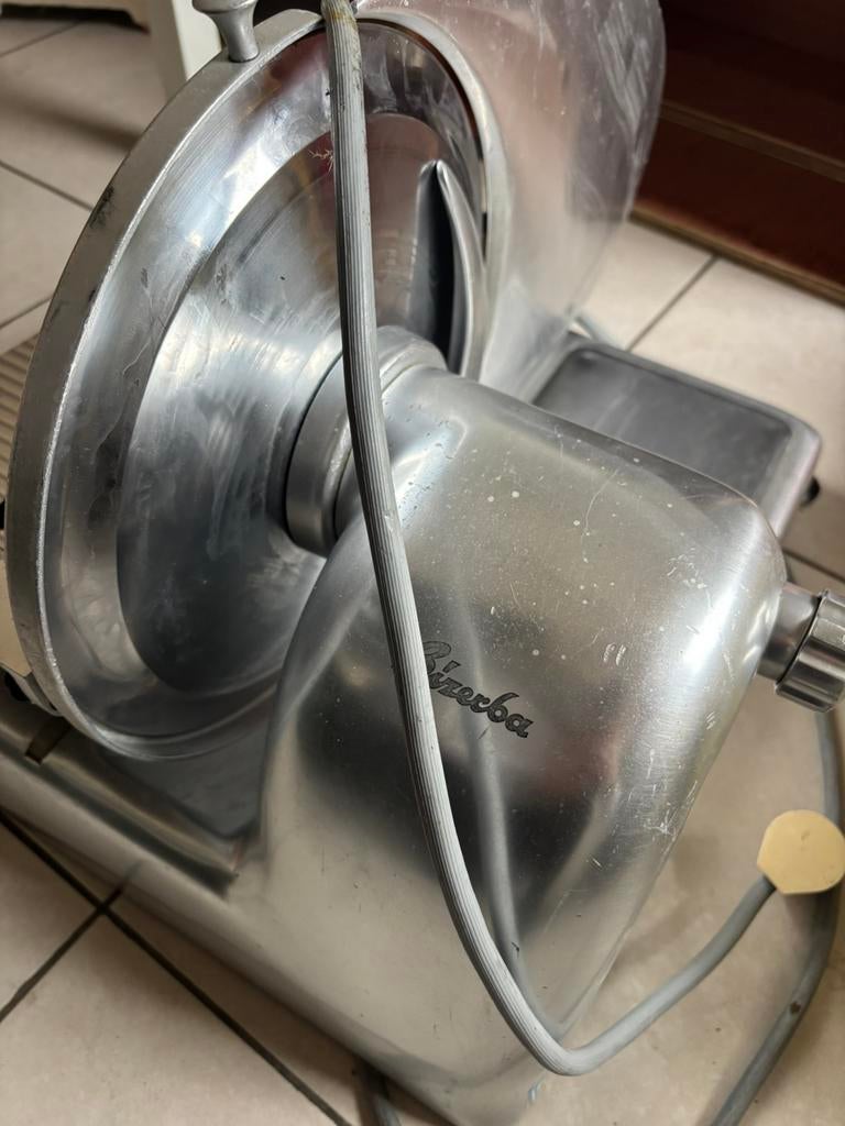 Machine à boucher, Enlèvement