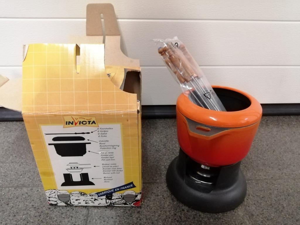 Caquelon à fondue en fonte Invicta., Maison & Meubles, Enlèvement ou Envoi, Neuf