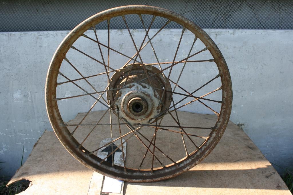 ROUE GILLET HERSTAL SAROLEA FN DKW NSU, Motos, Pièces | Oldtimers & Ancêtres, Enlèvement ou Envoi