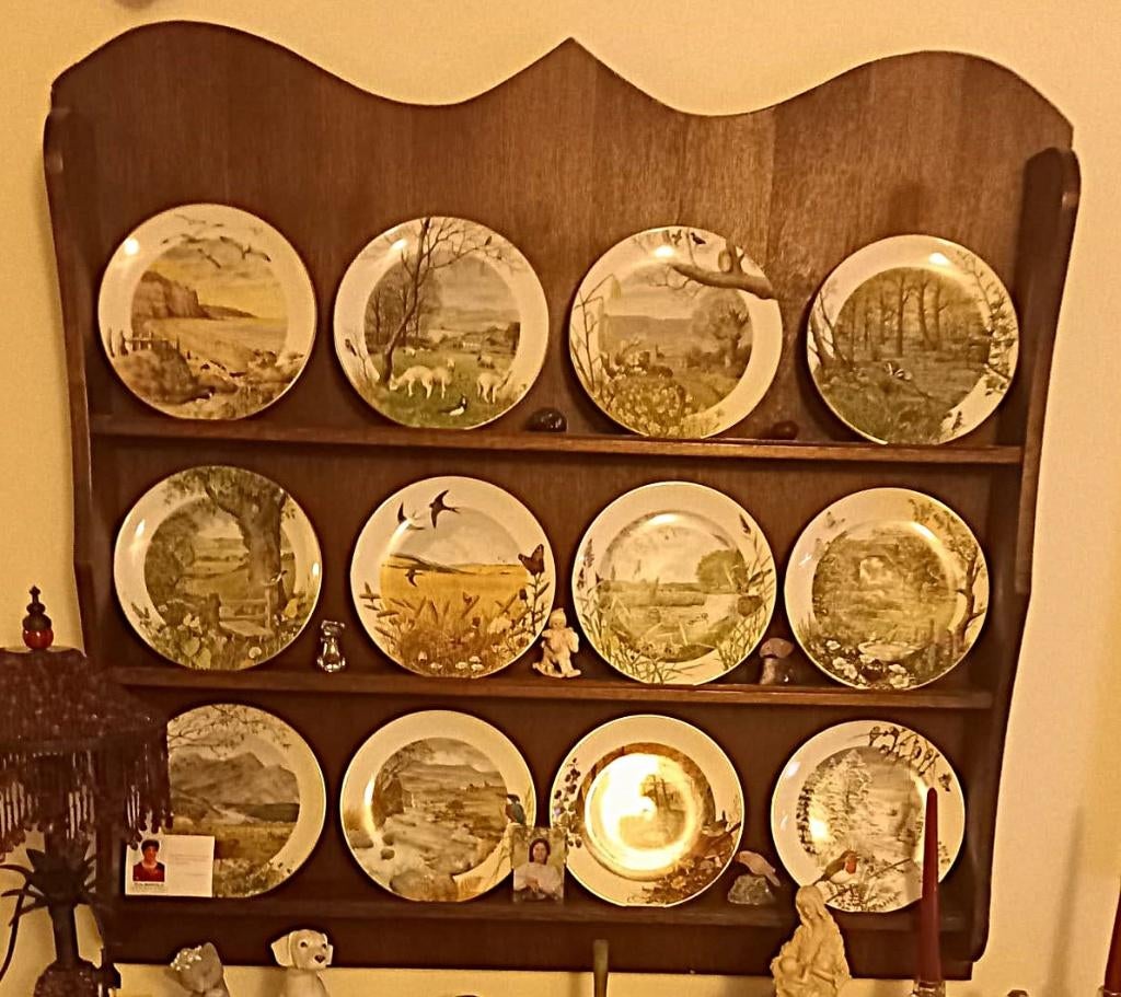 Lot 12 assiettes mois de l'année avec son archelle, Antiquités & Art, Enlèvement