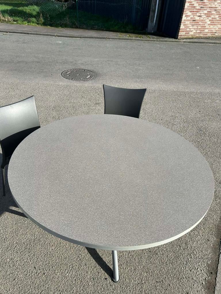 Ensemble Design Italien : 3 Tables SEGIS & 9 Chaises ARRMET, Articles professionnels, Enlèvement, Bureau