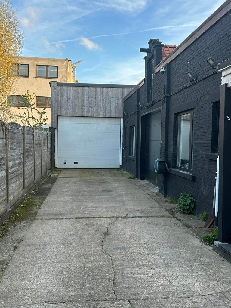 Magazijn te huur +-200m2 mechelen, Zakelijke goederen, Bedrijfs Onroerend goed, Huur