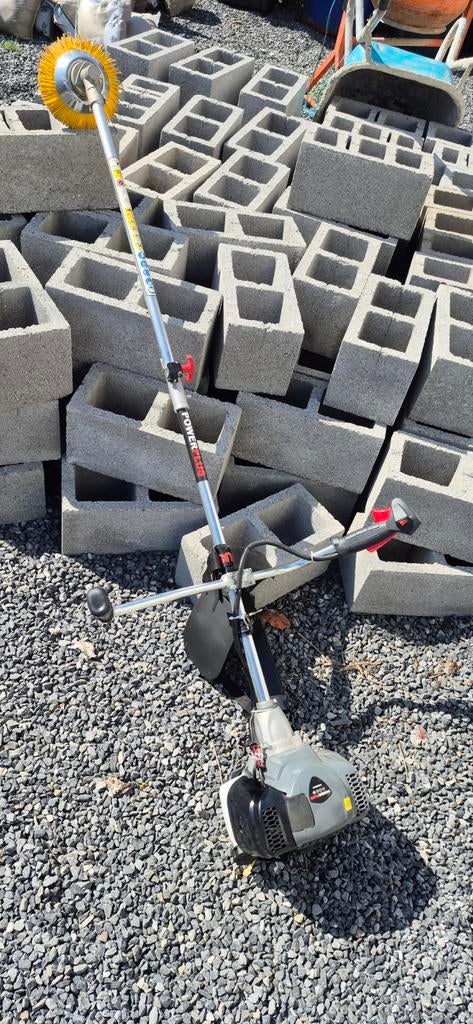 Débroussailleuse bon état 30€