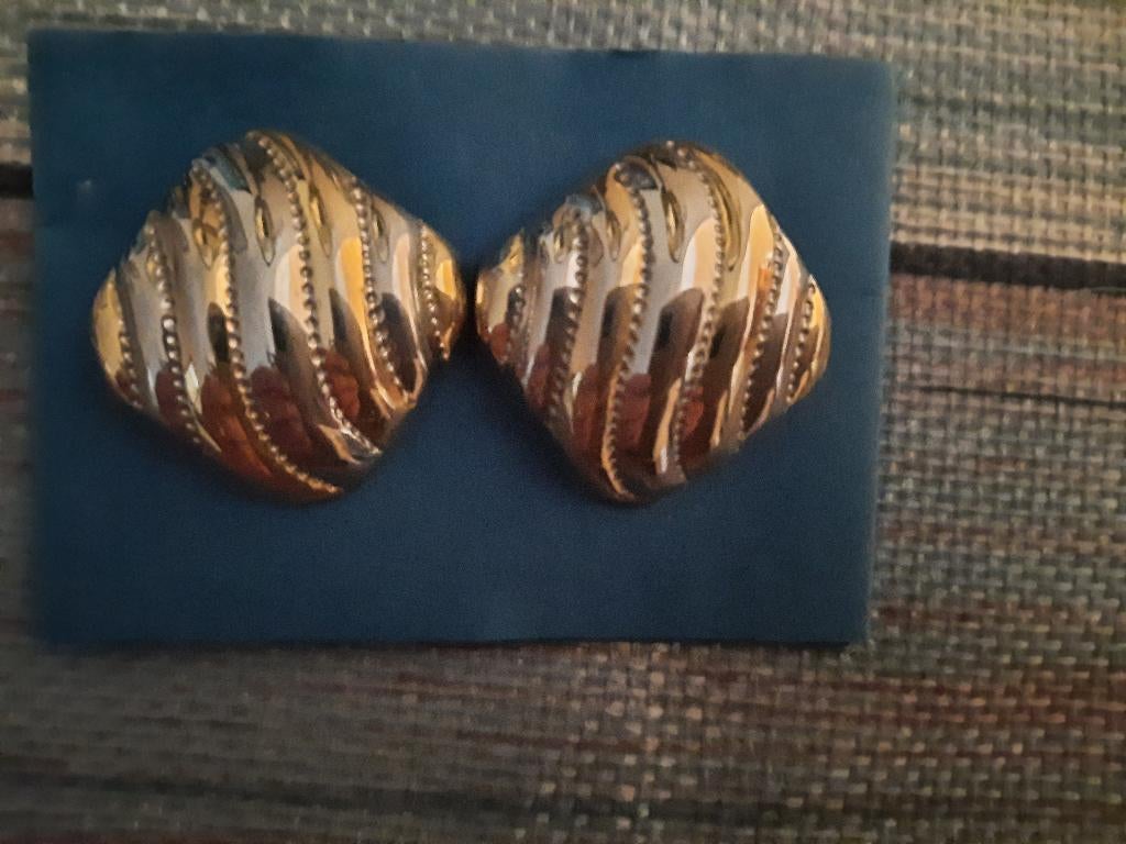 Vintage oorbellen met knijpers, Handtassen en Accessoires, Oorbellen, Ophalen of Verzenden, Zo goed als nieuw, Goud