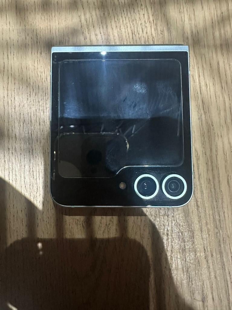 Samsung z flip 6, Telecommunicatie, Mobiele telefoons | Samsung, Ophalen, Overige kleuren, Zo goed als nieuw, Galaxy Z Flip