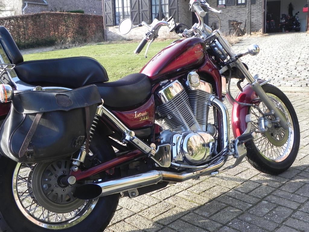 suzuki intruder 1400 plus zeeer veel onderdelen