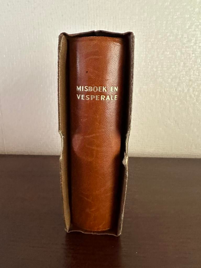Vintage ‘Misboek en vesperale’, Ophalen of Verzenden