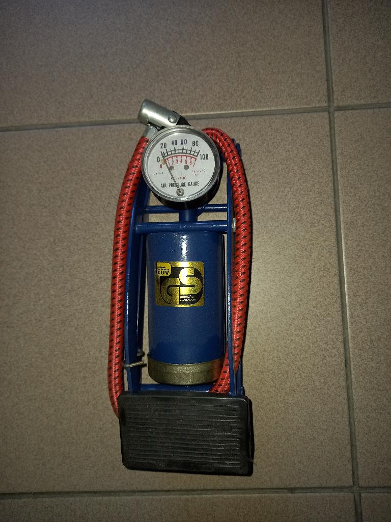 Voetpomp, Ophalen, Zo goed als nieuw