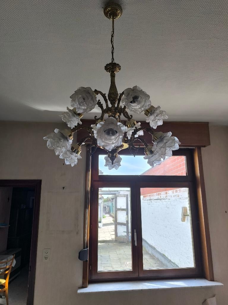 Messing kroonluchter met glazen bloemkappen, Huis en Inrichting, Lampen | Kroonluchters, Ophalen, Zo goed als nieuw, Glas