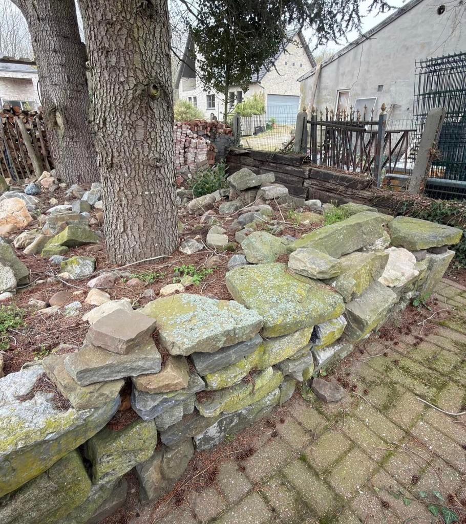 Vijver stenen GRATIS!!! Af te halen in Opitter ( Bree ), Tuin en Terras, Tegels en Klinkers, Ophalen, Gebruikt