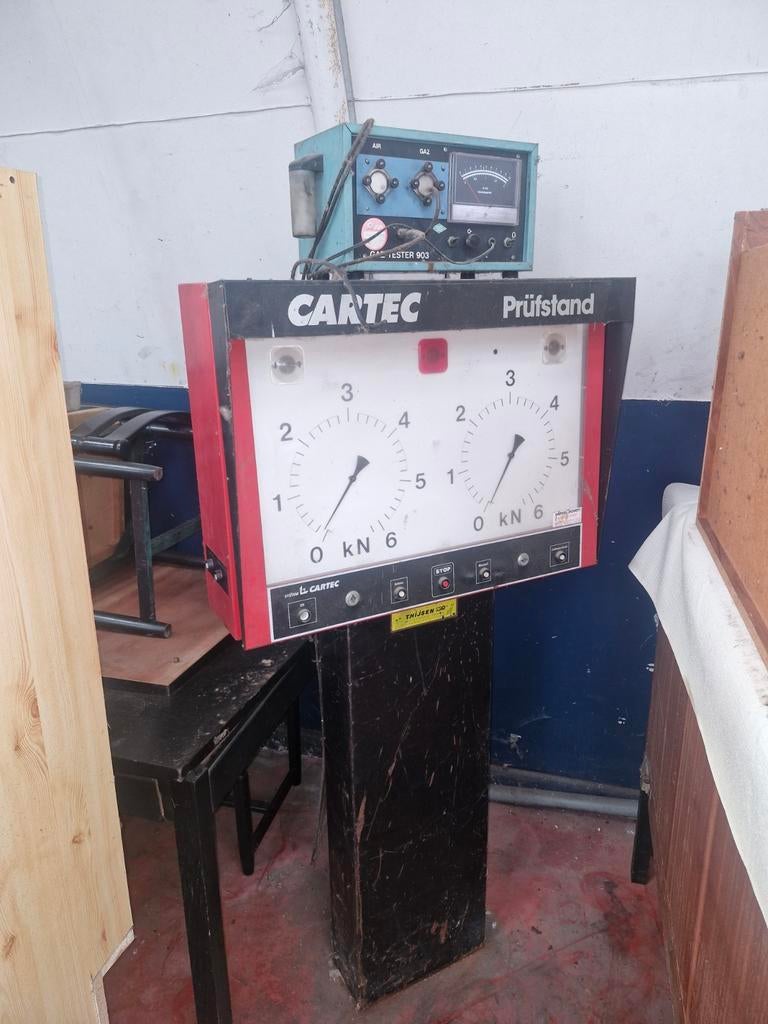 Contenu complet d'un garage, d'un atelier automobile, de mac, Enlèvement