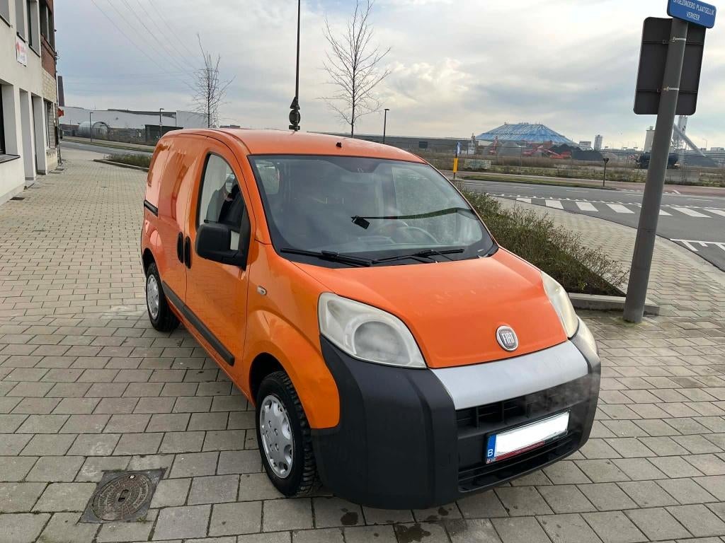 Fiat Fiorino bestelwagen 1.4i Benzine Airco Gekeurd & carpas, Auto's, Bestelwagens en Lichte vracht, Voorwielaandrijving, Stof
