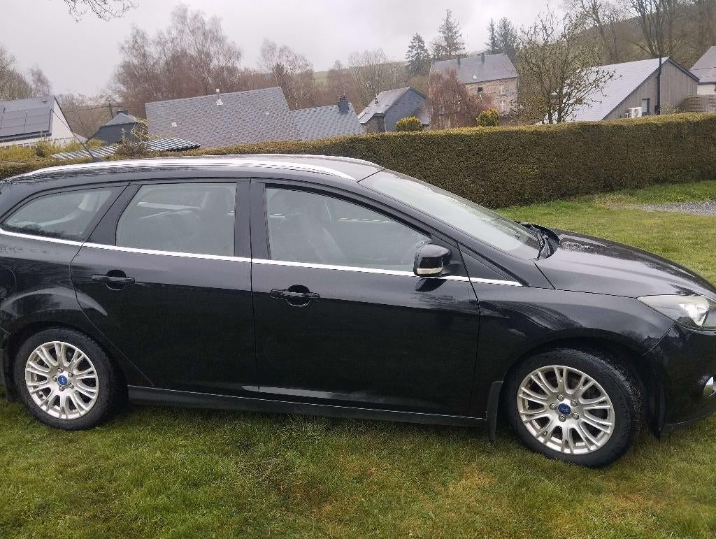 Ford Focus titanium 3200€, Auto's, Ford, Particulier, Focus, ABS, Airbags, Airconditioning, Boordcomputer, Centrale vergrendeling