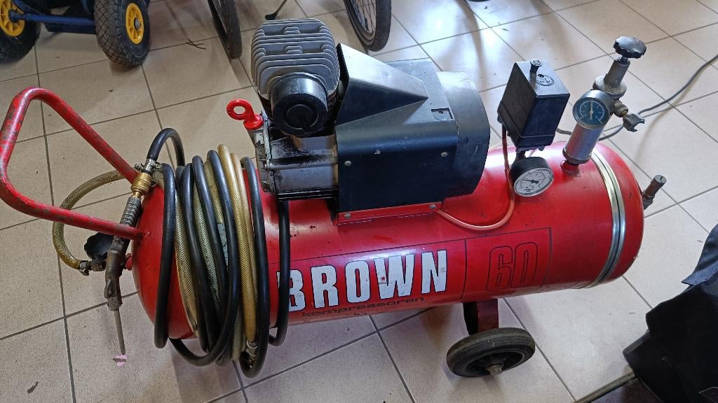 Brown compressor 60L, Enlèvement, Utilisé