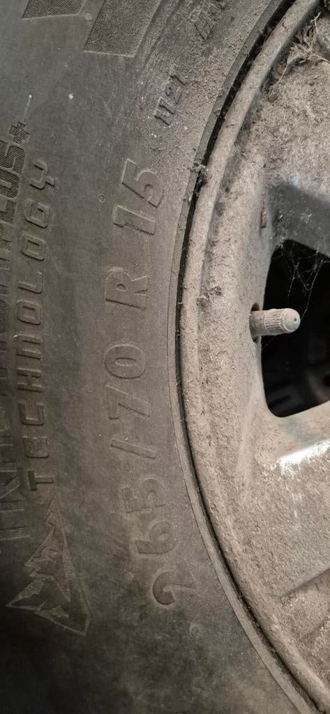 Pneus sur jantes mazda 6 trous, Enlèvement