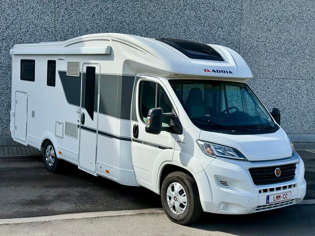 CAMPING-CAR ADRIA MATRIX 670 SL+, Caravans en Kamperen, Mobilhomes, Afzuigkap, Fiat, 7 tot 8 meter, Bedrijf