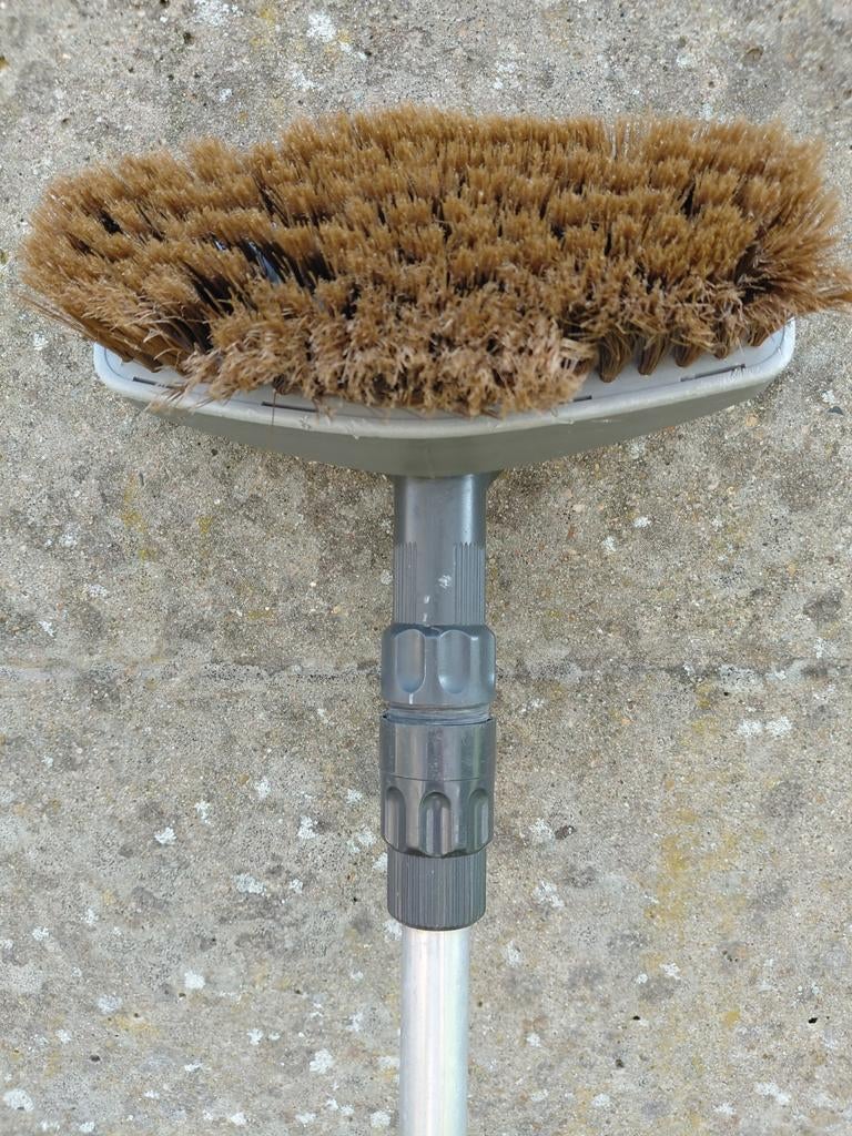 1 kuis borstel met aansluiting op water, Huis en Inrichting, Schoonmaakartikelen, Ophalen