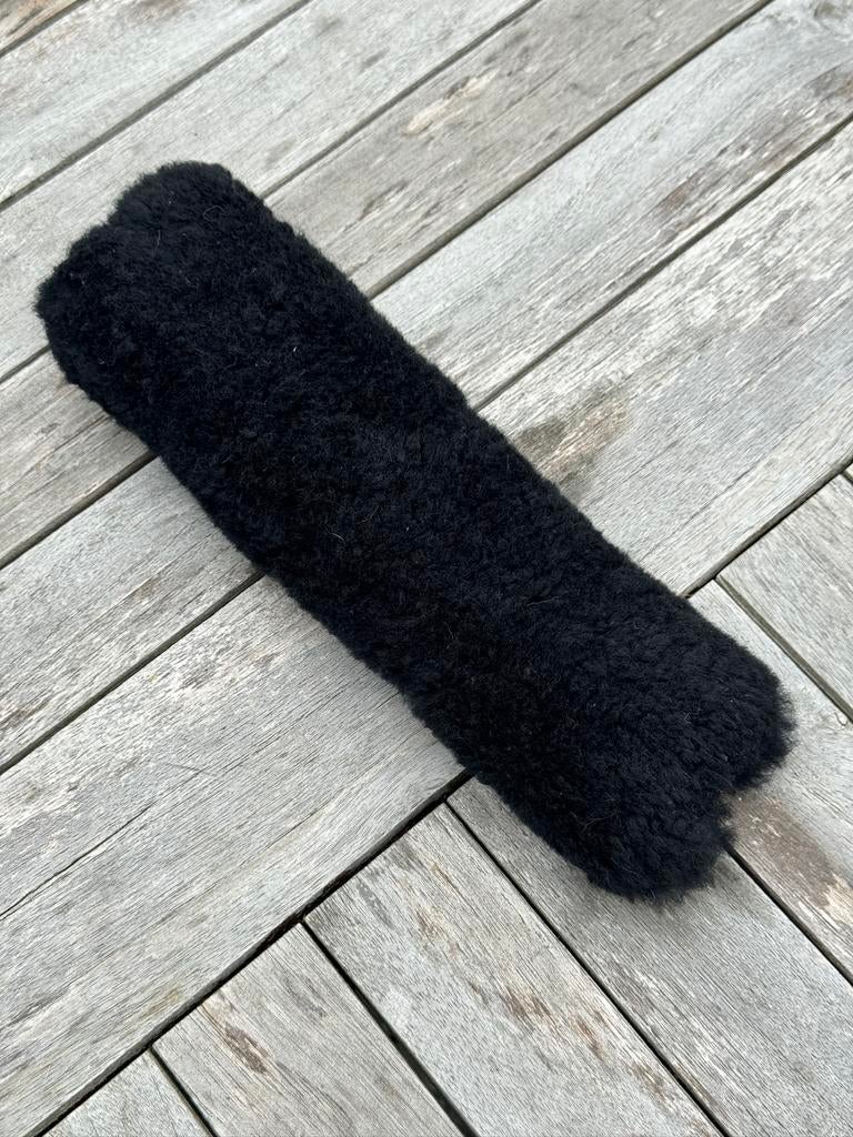 Zwarte neusriem van echt schapenvacht (merk CSO), Dieren en Toebehoren, Paarden en Pony's | Hoofdstellen en Tuigage, Ophalen