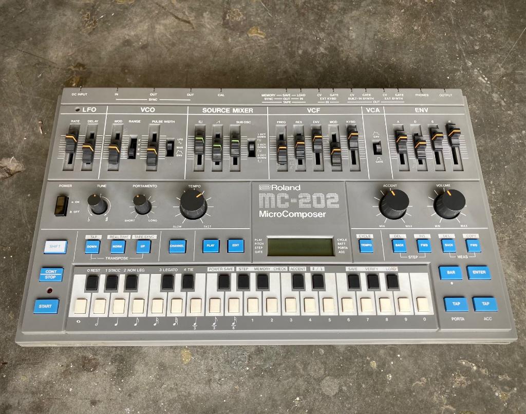 Roland MC-202, Musique & Instruments, Enlèvement ou Envoi, Comme neuf, Autres nombres, Roland